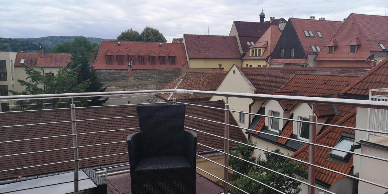 Centrum Apartman S- Dom Бардеев Екстериор снимка