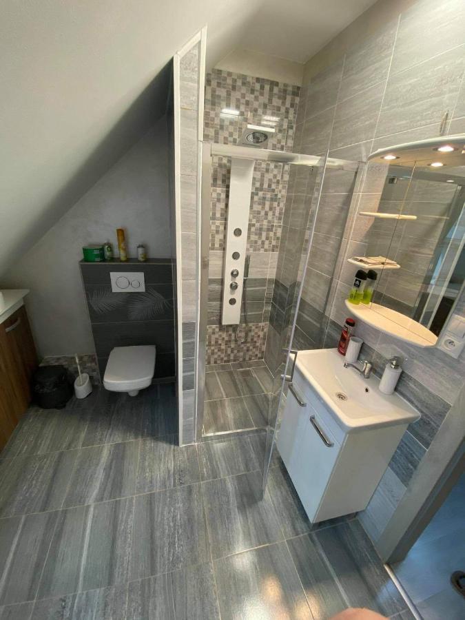 Centrum Apartman S- Dom Бардеев Екстериор снимка