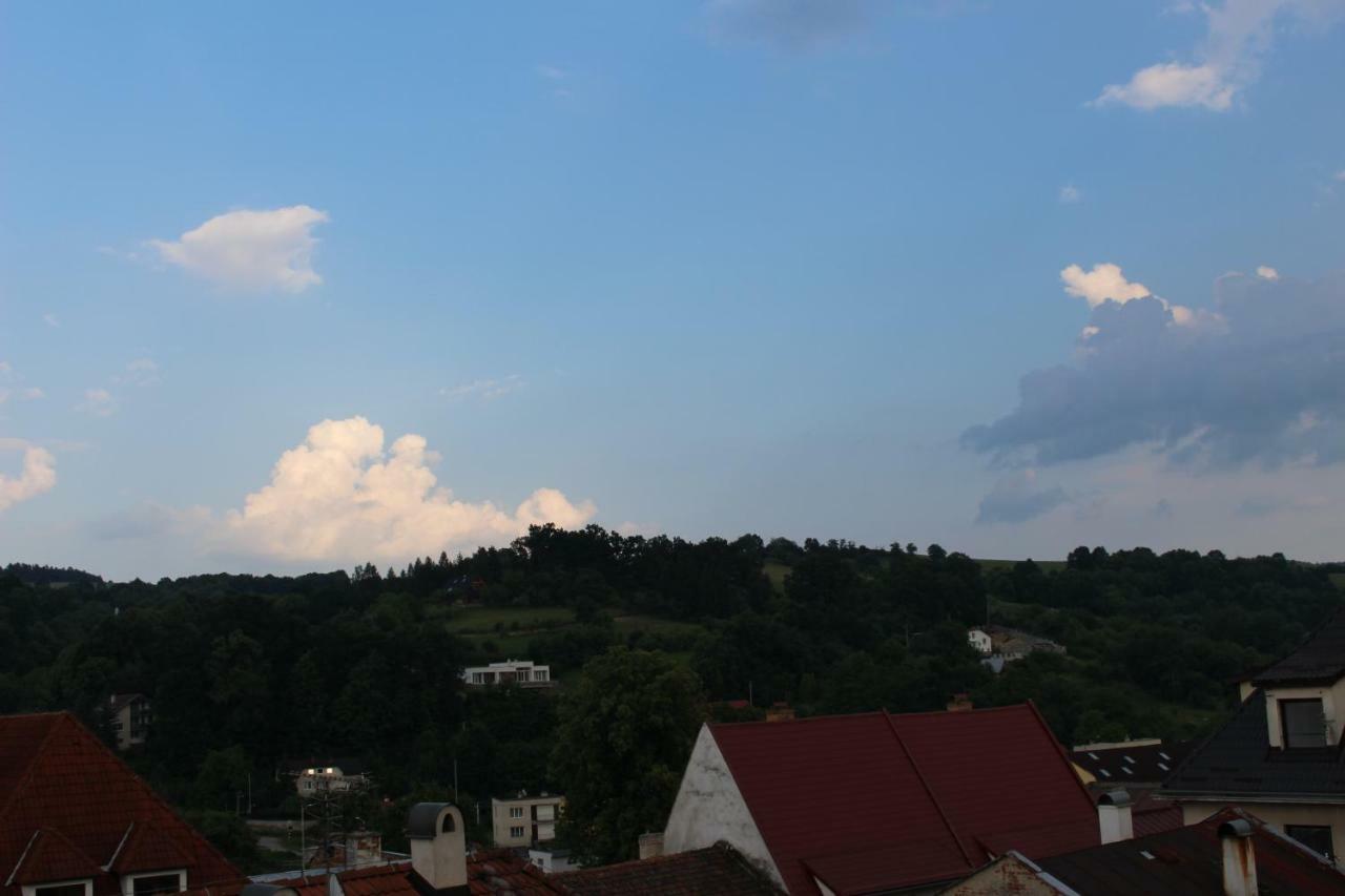 Centrum Apartman S- Dom Бардеев Екстериор снимка